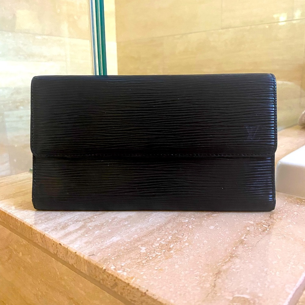 Louis Vuitton Epi black wallet!